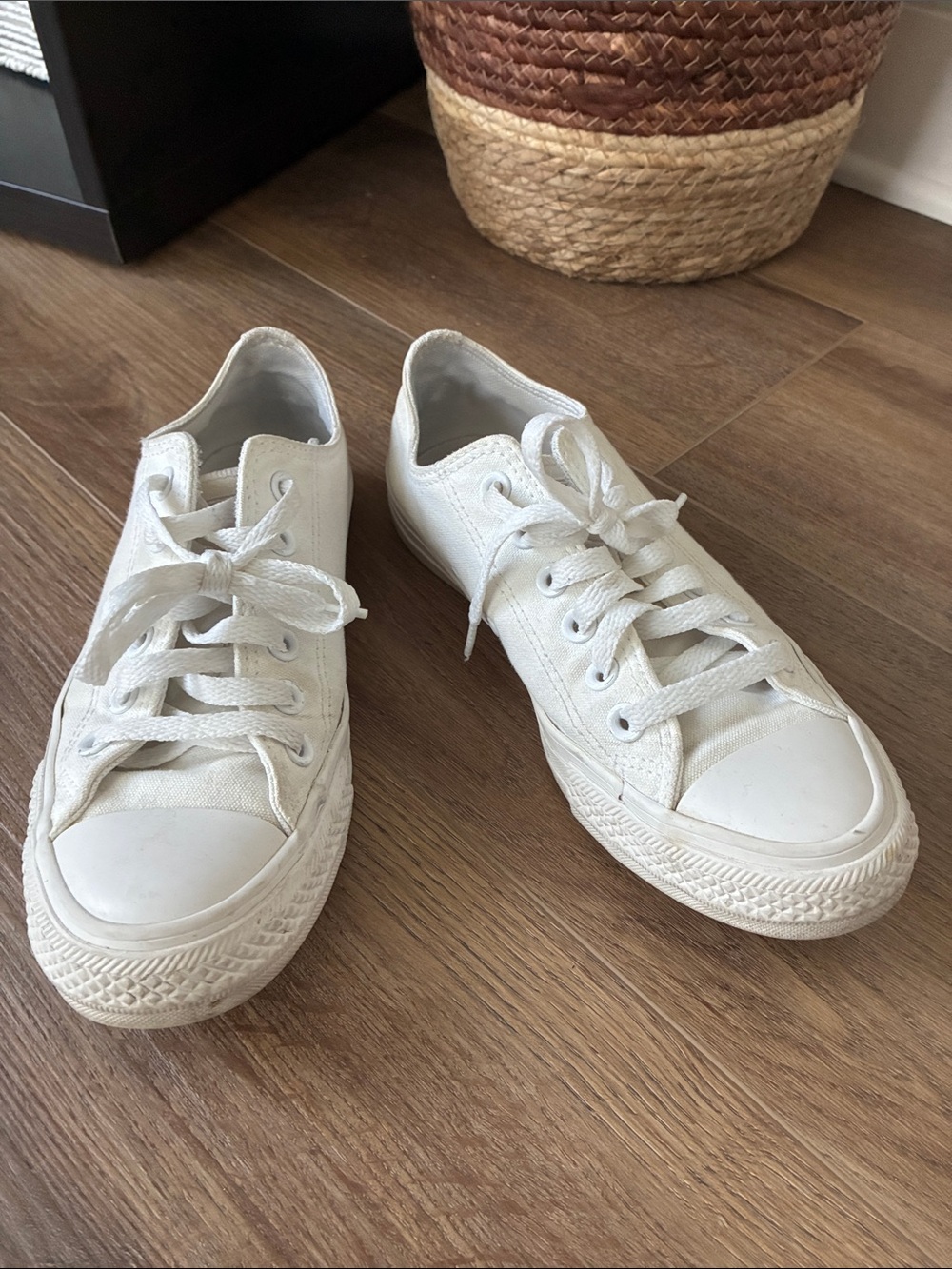 Classic Low-Top Canvas Sneakers in White